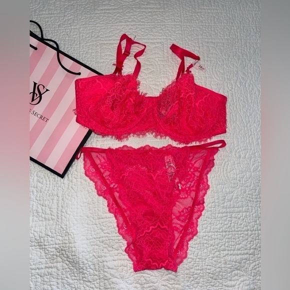 Victoria’s Secret dream Angels push-up without padding 34DD bra and panty set - Picture 1 of 9